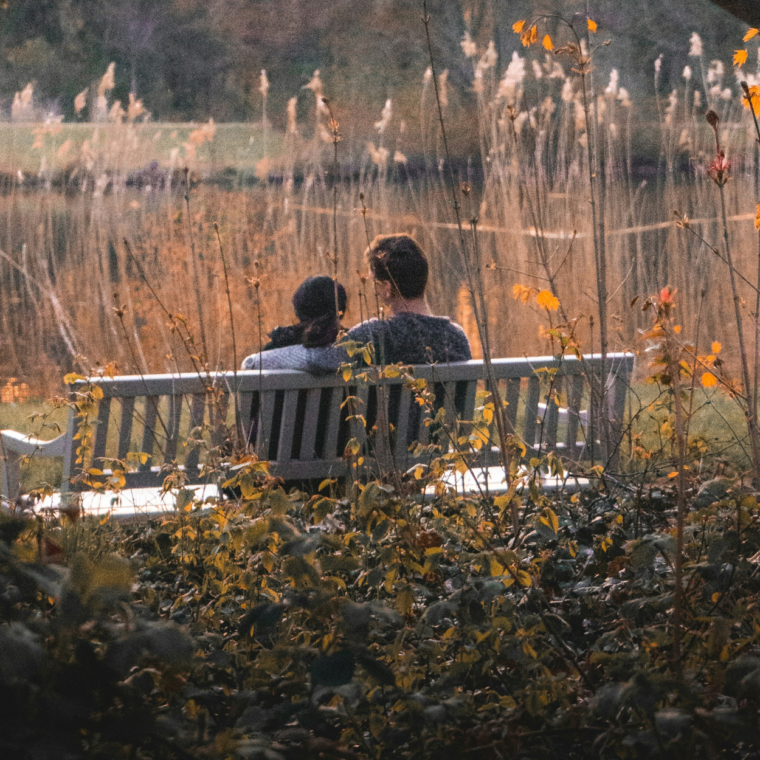 5 signs you're trying to force a relationship